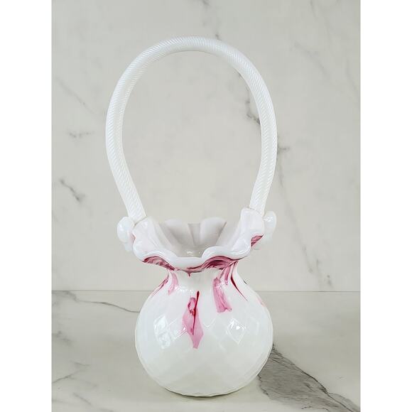 Vase Ruffled Rime w/ Face on Handle 11" Art Milk Glass Basket 80's White Pink - Picture 9 of 16